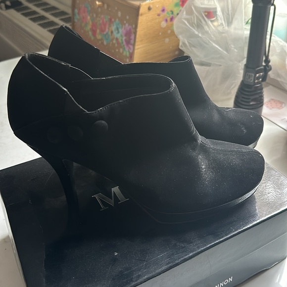 High heel bootie black size 11 - Picture 3 of 3